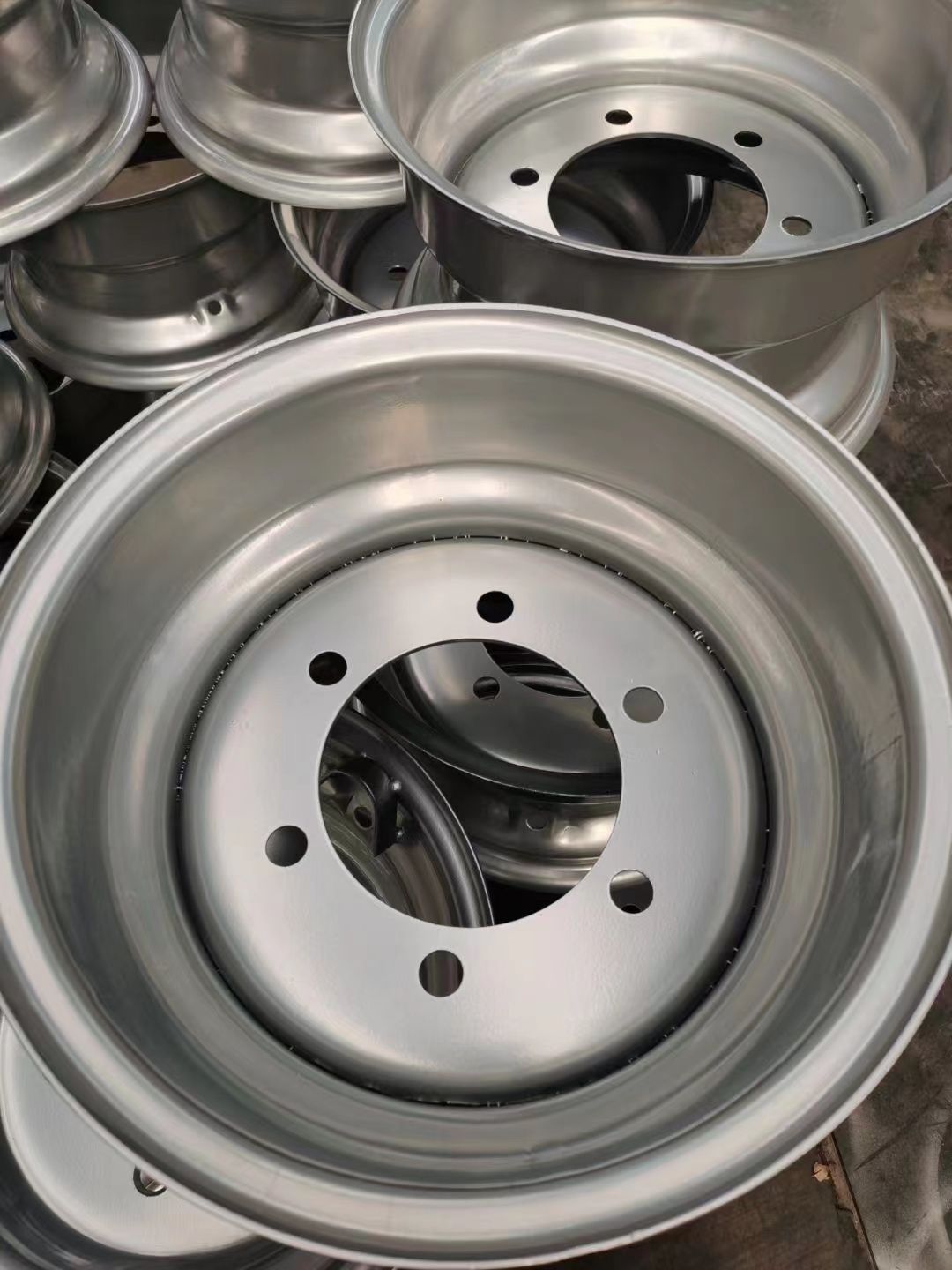 图11 9.75X16.5 & 8.25X16.5 wheels for bobcat skid steer loader