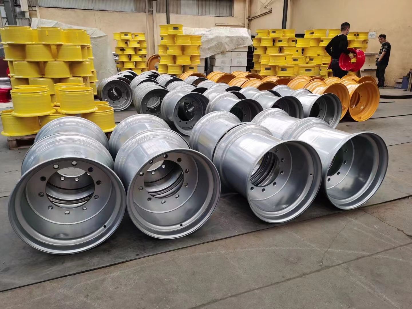图10 9.75X16.5 & 8.25X16.5 wheels for bobcat skid steer loader
