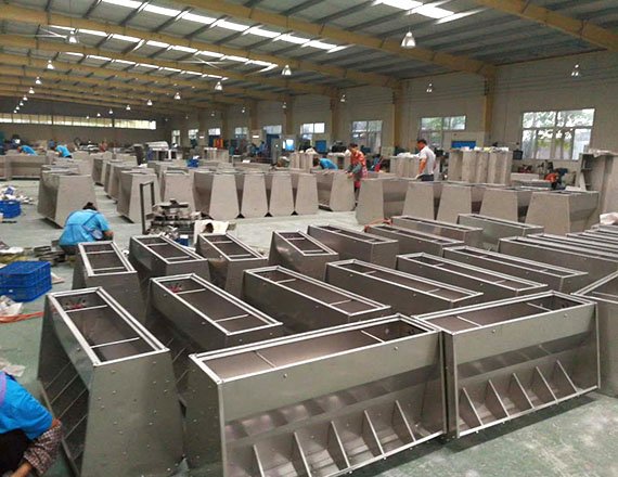 Stainless steel pig feeding trough