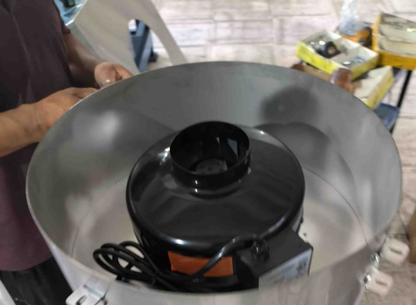 How Trash Chute Cleaning Prevents Odors and Bacteria Spread