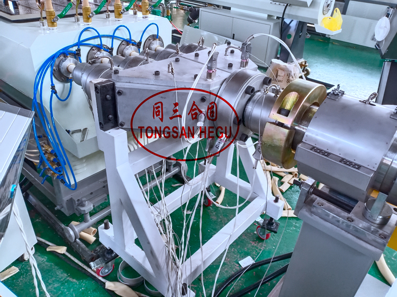 4 PVC pipe machine05 4 PVC pipe machine05
