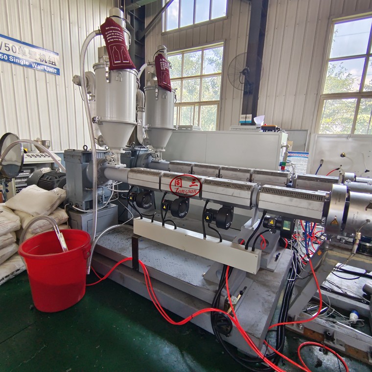 dwc pipe machine27