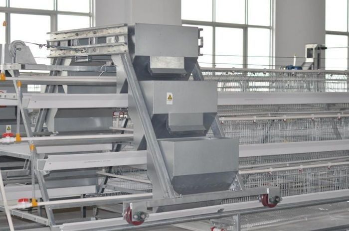 automatic feeding cart