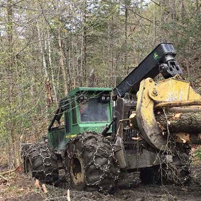 Tractor forestal de arrastre, autocargador