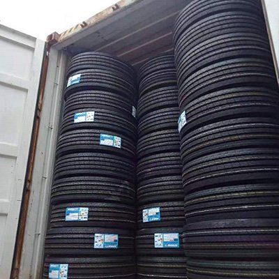 Almacén de neumáticos para camiones