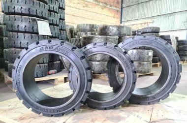 Gama completa de neumáticos macizos de montaje a presión para remolques y carretillas elevadoras eléctricas.