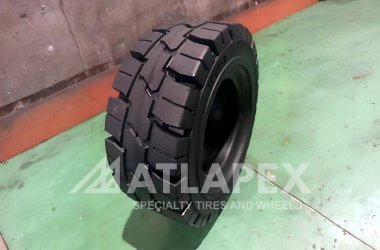 Neumático macizo premium con patrón DUMAX: Mejore el rendimiento de su carretilla elevadora con ATLAPEX.