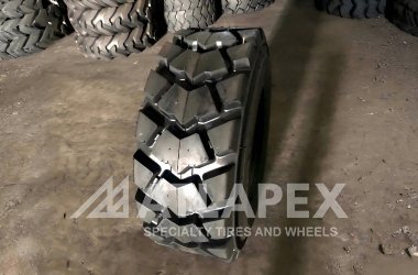 Neumático ATLAPEX 12.5/80-18 AT-SKS4 OTR: Solución premium para retroexcavadoras y equipos industriales.