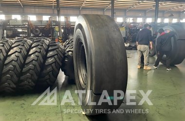 Neumático ATLAPEX 12.00-20 de banda de rodadura lisa para minería subterránea: Solución premium para minería subterránea.