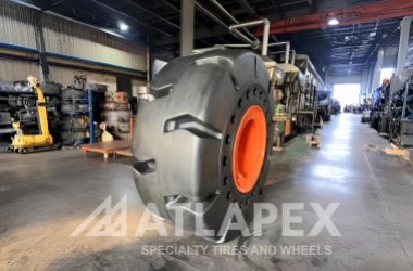 Neumático OTR sólido ATLAPEX 20.5-25 con patrón AP-TOPEX: Máxima durabilidad para entornos de trabajo exigentes.