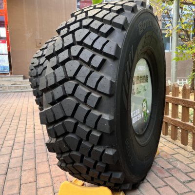 425/85R21 Military Tire (1)