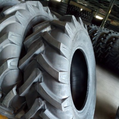 ATLAPEX R4 AT-MT1 Pattern Backhoe Loader Tire: Durability & Versatility for Heavy-Duty Success (2)