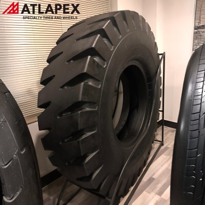 18.00-25 Port tire with AT-E4A pattern for port use (2)