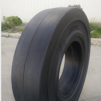 SOLID TIRE 10.00-20 for port trailer use with AP-SM Pattern (3)
