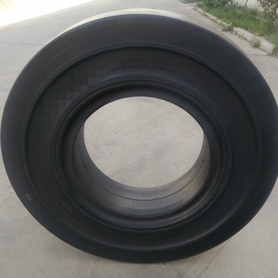 SOLID TIRE 10.00-20 for port trailer use with AP-SM Pattern (4)