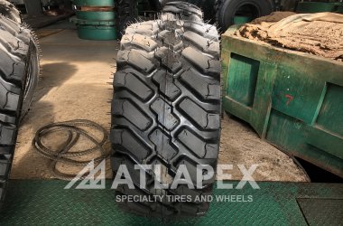 19.5L-24 R-4 TL Tire for Backhoe Loaders 