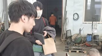 A collision of cherry blossoms and steel: A prominent Japanese client visits and highly praises the craftsmanship and quality of our hardware rigging.