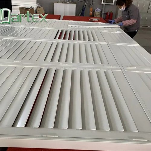 Chinese supplier faux wood cafe style shutters