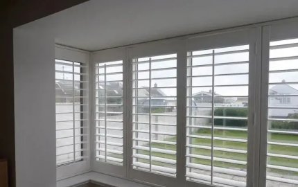 Plisse screen window dural function