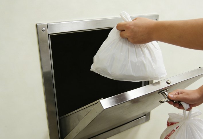 Garbage Chute Functionality：How a Garbage Chute Works.jpg