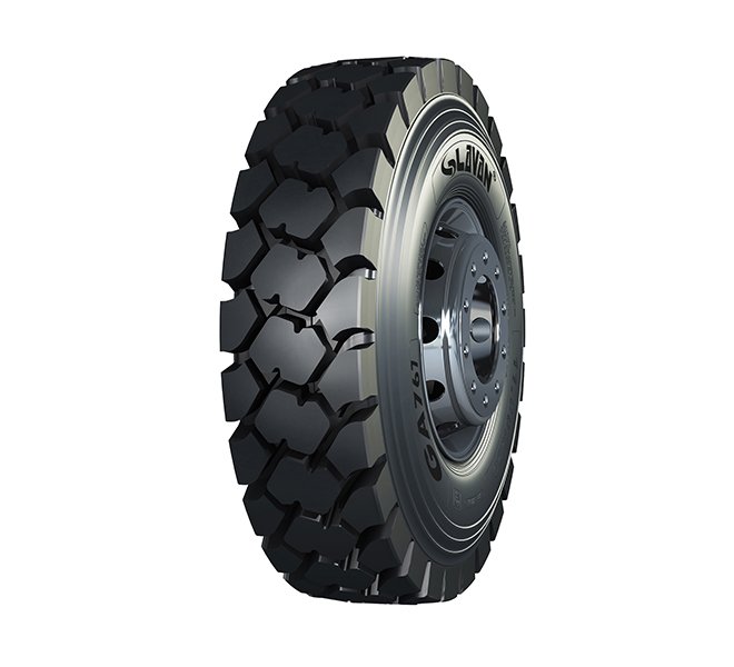 Block pattern truck tire GA767