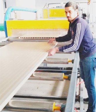 Equipo de puerta de plástico de madera tunecina