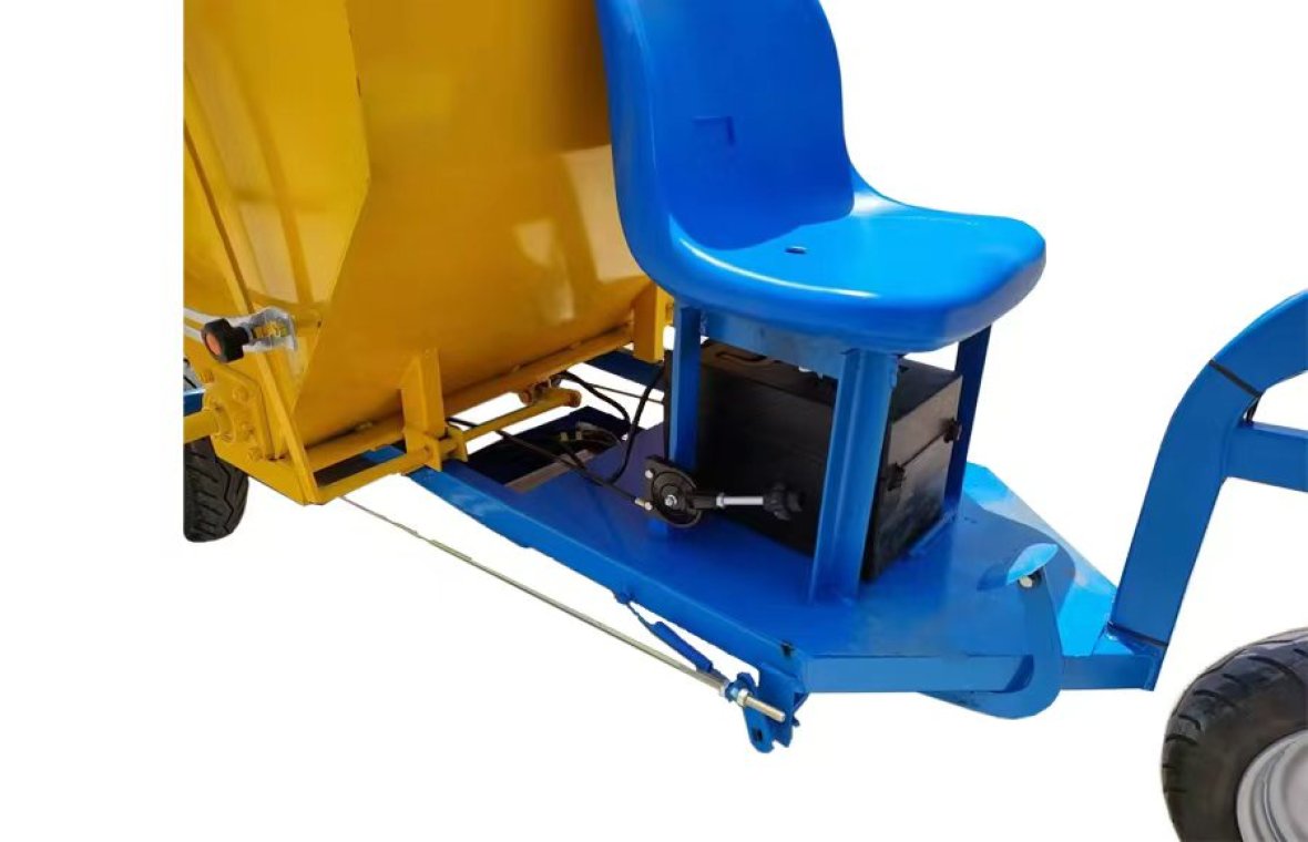 Ride-on grass combing and sand filling machine