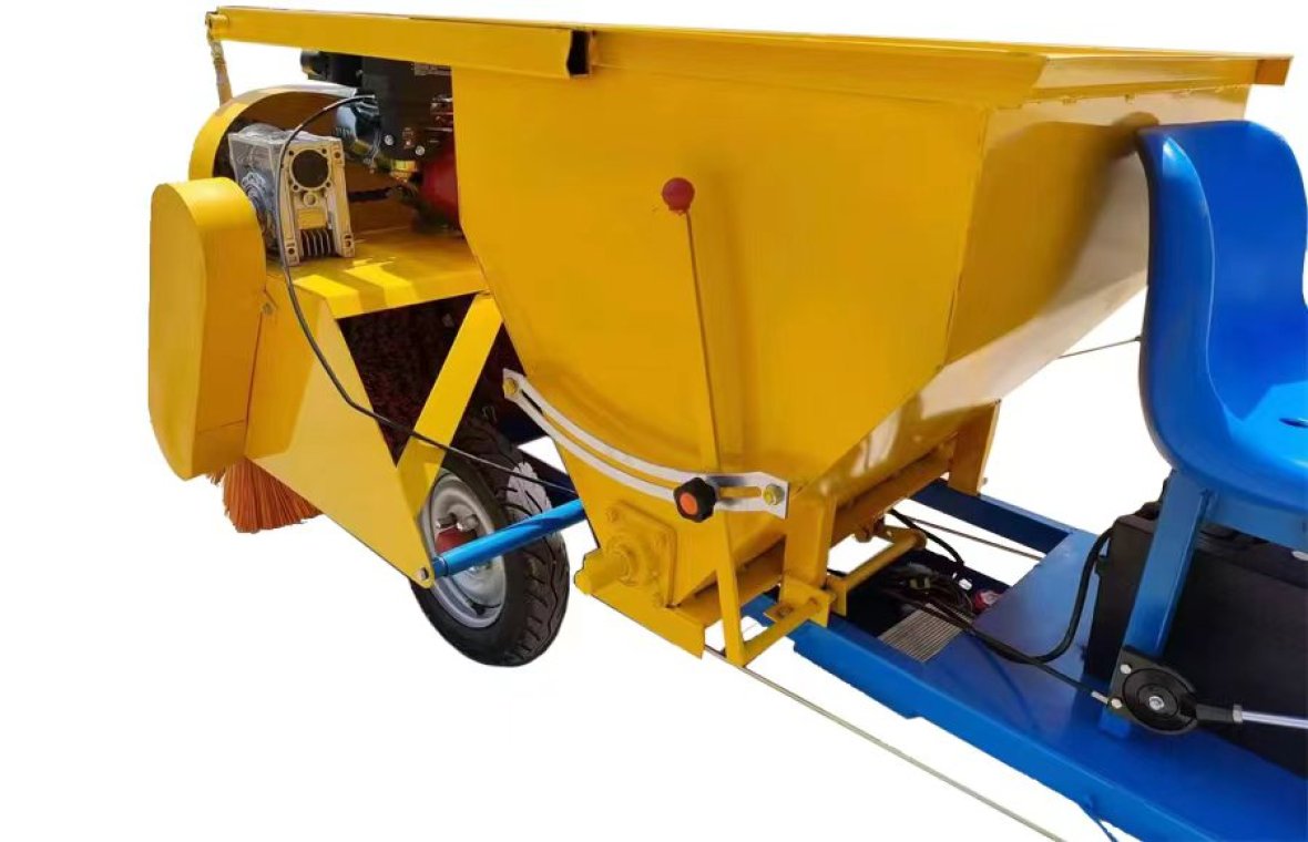 Ride-on grass combing and sand filling machine