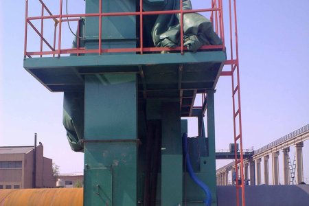 Advantages of steel pipe shot blasting machine