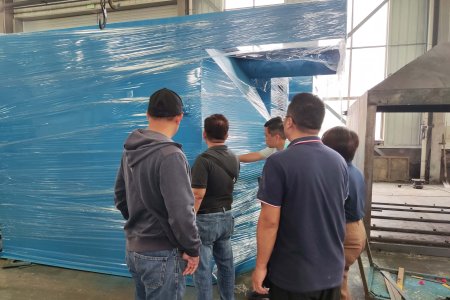 Filipino customer comes to our company to inspect the shot blasting machine
