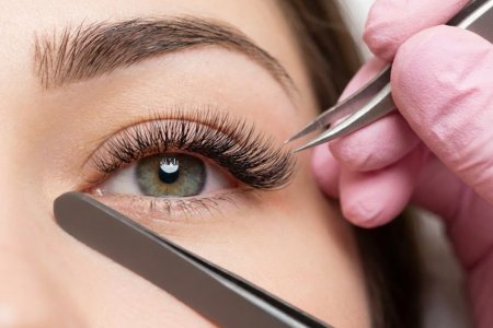 Mastering the Art of Cat Eyelash Extensions