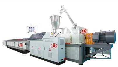 PVC WPC墙板挤出生产线