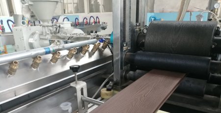 HDPE PP waste plastic wood composite WPC outdoor beach chair bench profile making machine  HGMSE series PP/PE WPC profile production line can continuously produce PP/PE WPC profile. The WPC profile adopts two -step production process. The granulating mach