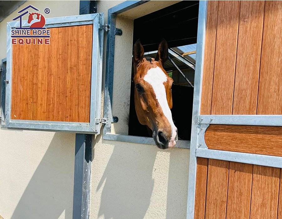 Horse Barn Window SHE9196