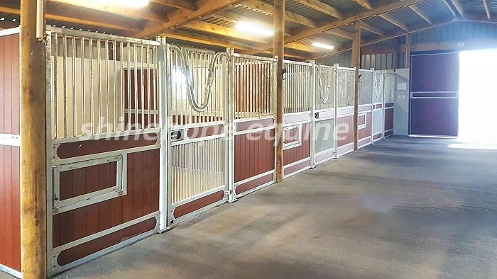  DUtch door stable (3)