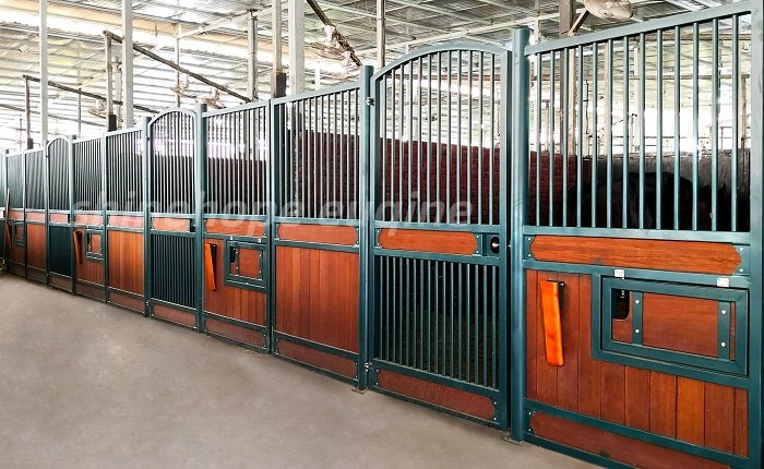  DUtch door stable (2)