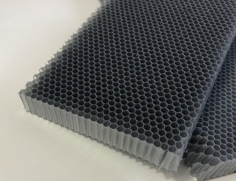 3.5mm PC Anti-Glare Honeycomb Core-520