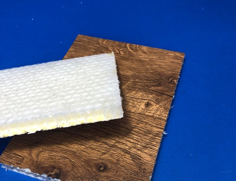 Sandwich composite honeycomb board dry wall