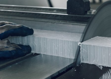 How to cut the plastic honeycomb panels?