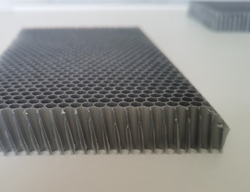 Angled-Tube PC Honeycomb Core | Directed Airflow Optimization-1455