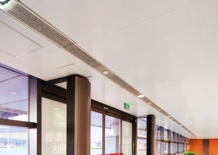 Say Goodbye to Strong Wind Discomfort! PC Honeycomb Core Creates an Even and Gentle "Air Door"